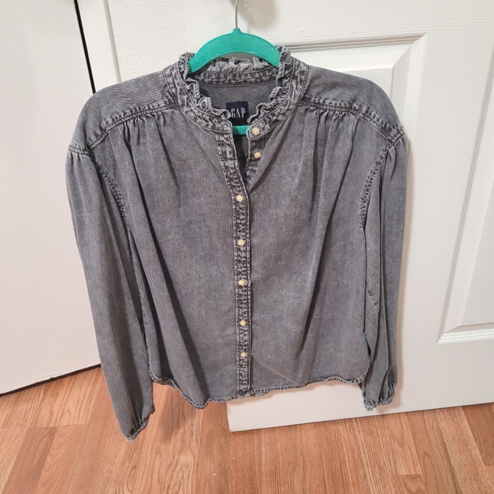 GAP Button Down Shirt